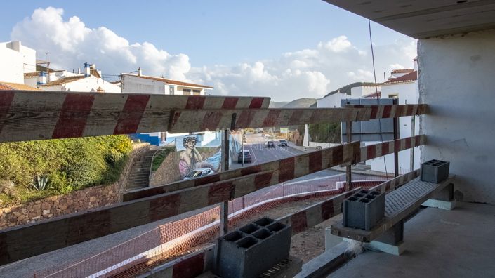 Image No.23-3 Bed Property for sale