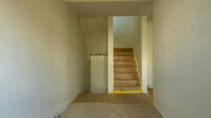 Image No.25-3 Bed Property for sale