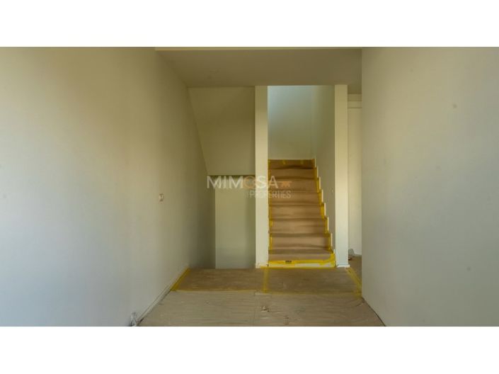 Image No.25-2 Bed House for sale