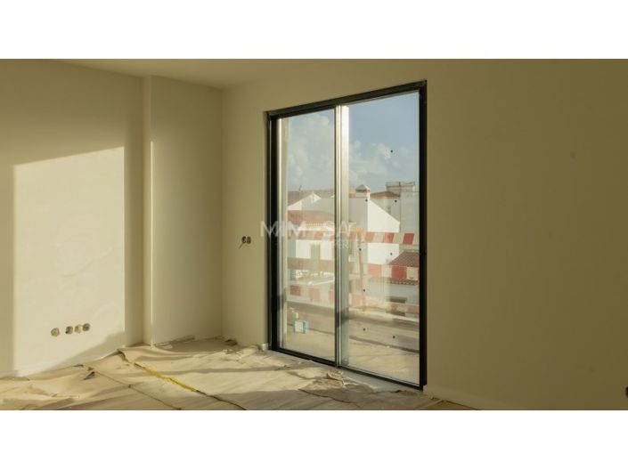 Image No.32-2 Bed House for sale