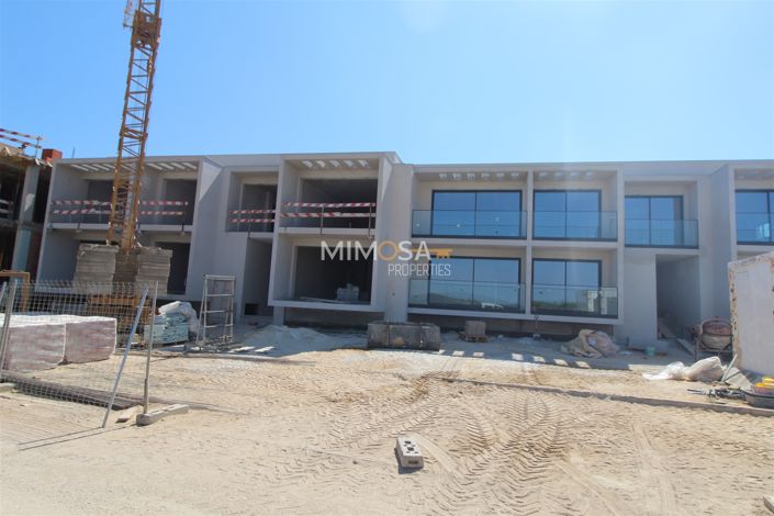 Image No.8-4 Bed Flat for sale