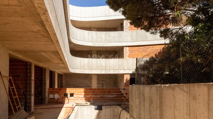 Image No.11-3 Bed Flat for sale