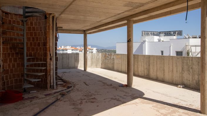 Image No.8-3 Bed Flat for sale