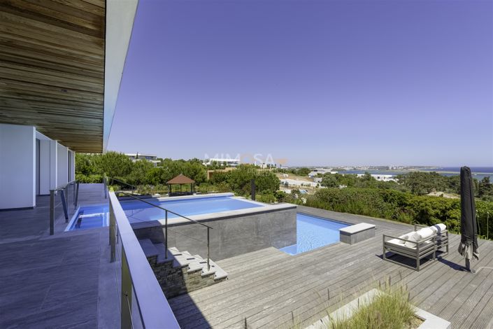 Image No.18-4 Bed House for sale