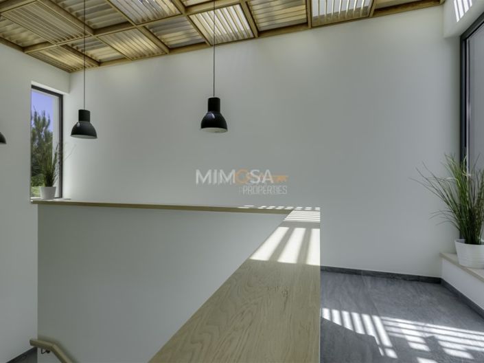 Image No.19-4 Bed House for sale