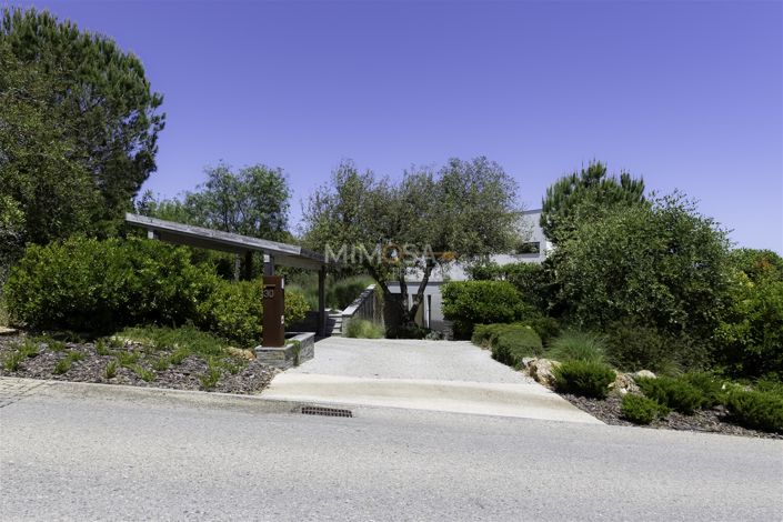 Image No.2-4 Bed House for sale