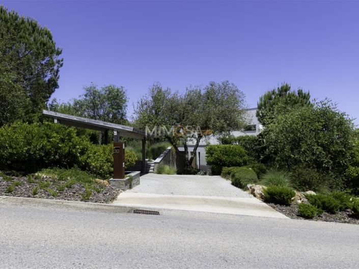Image No.2-4 Bed House for sale