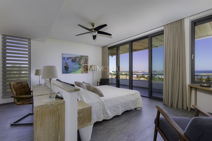 Image No.20-4 Bed House for sale