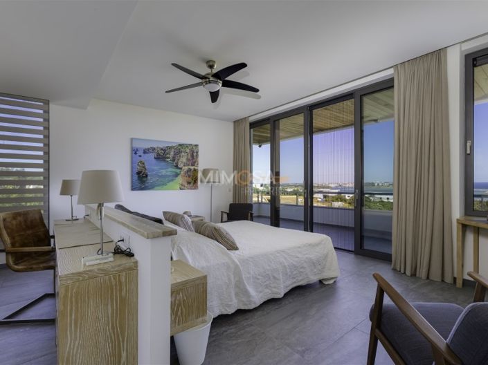 Image No.20-4 Bed House for sale