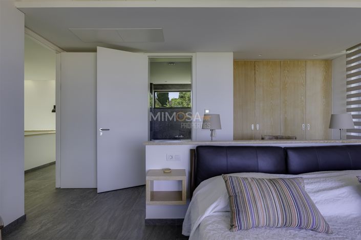 Image No.22-4 Bed House for sale