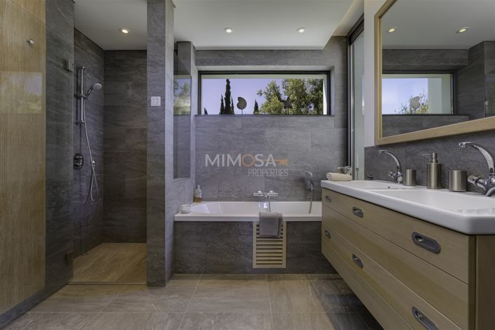 Image No.23-4 Bed House for sale