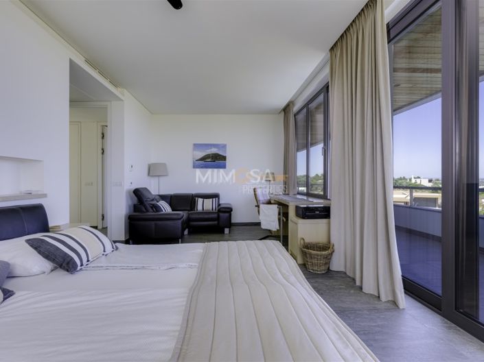 Image No.30-4 Bed House for sale