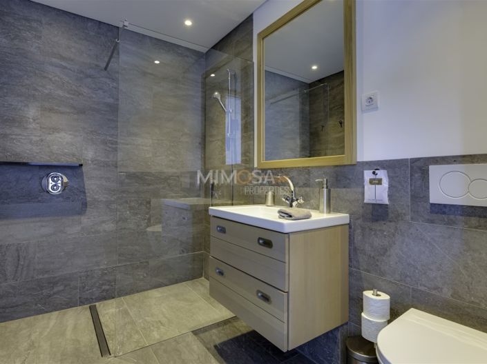 Image No.35-4 Bed House for sale