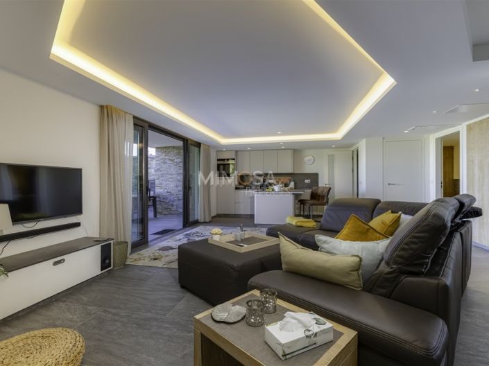 Image No.40-4 Bed House for sale