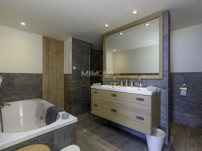 Image No.41-4 Bed House for sale