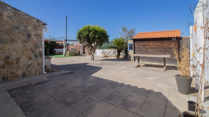 Image No.17-3 Bed Property for sale