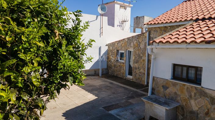 Image No.18-3 Bed Property for sale