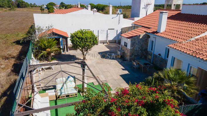 Image No.19-3 Bed Property for sale