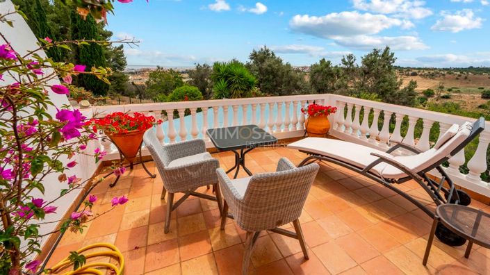 Image No.11-6 Bed Property for sale