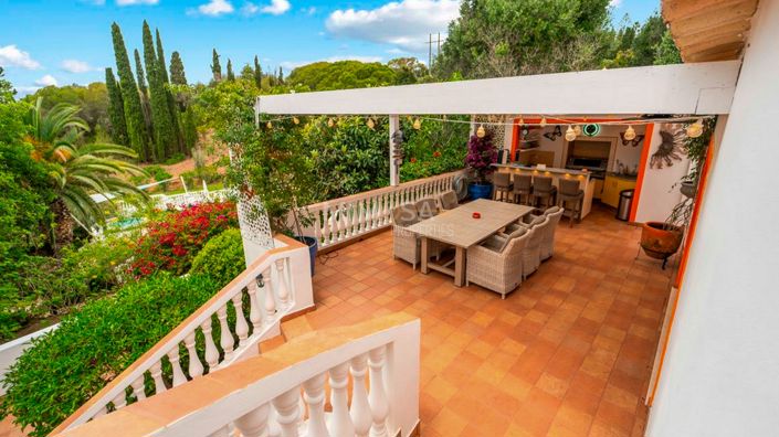 Image No.14-6 Bed Property for sale