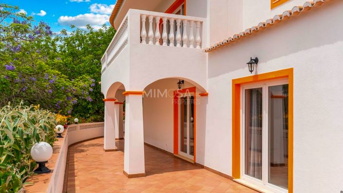 Image No.17-6 Bed Property for sale