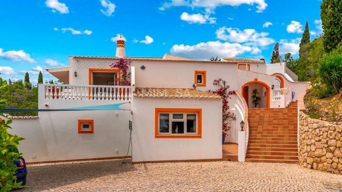 Image No.2-6 Bed Property for sale