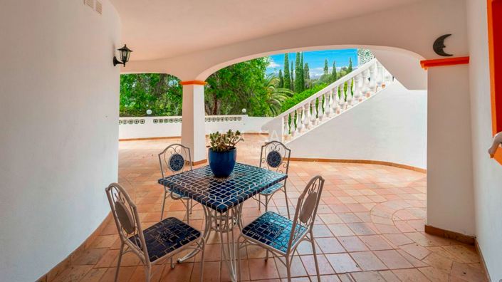 Image No.23-6 Bed Property for sale