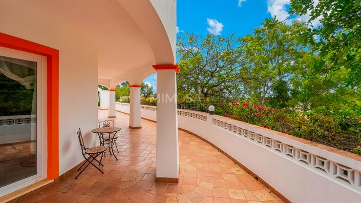 Image No.24-6 Bed Property for sale