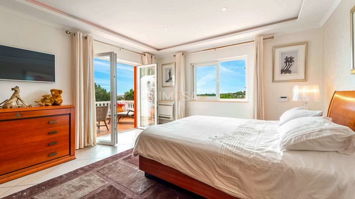 Image No.25-6 Bed Property for sale