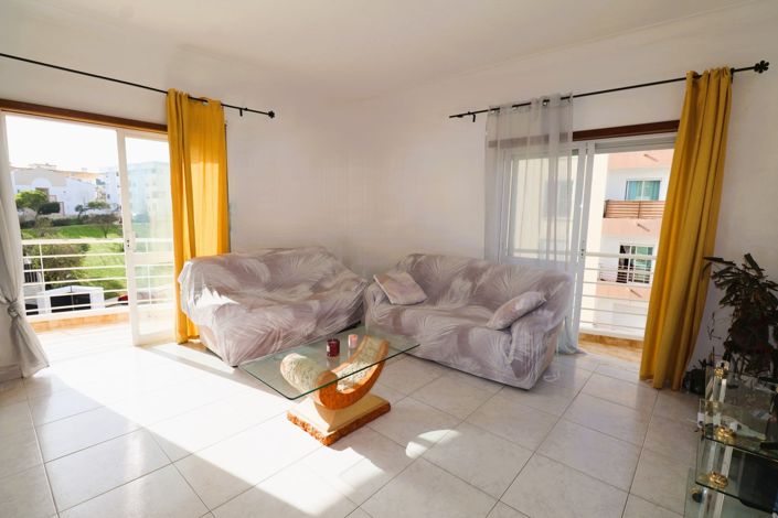 Image No.1-3 Bed Flat for sale