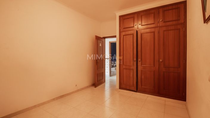 Image No.15-3 Bed Flat for sale