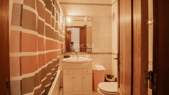 Image No.21-3 Bed Flat for sale