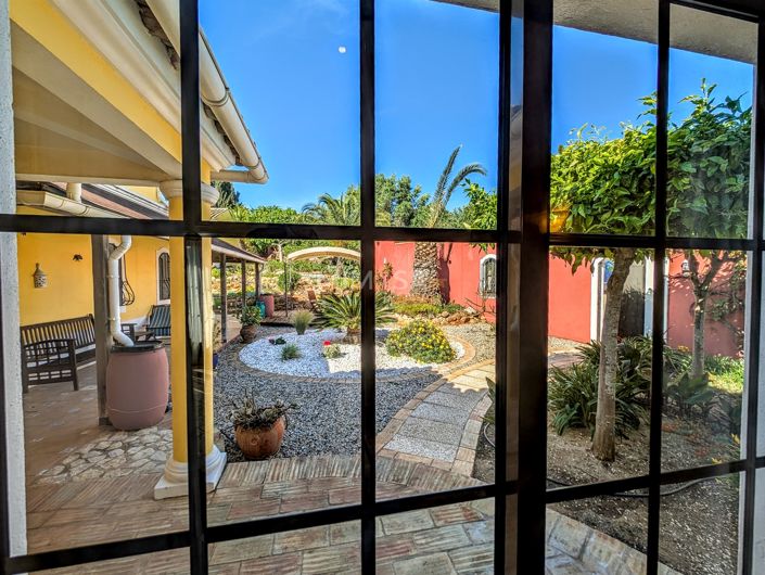 Image No.11-5 Bed House for sale