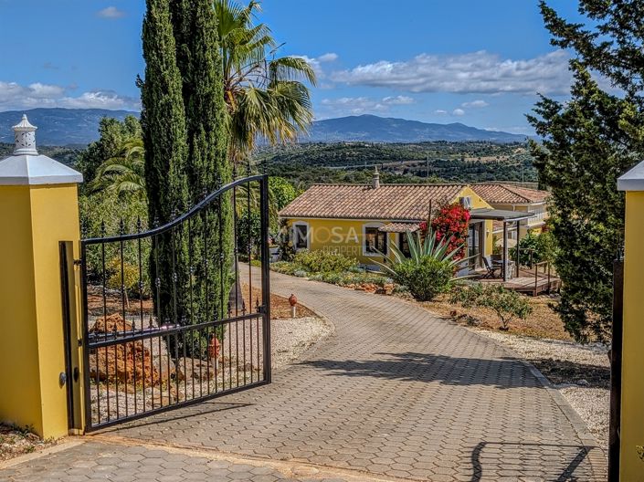 Image No.8-5 Bed House for sale