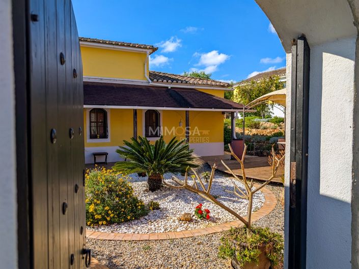 Image No.9-5 Bed House for sale