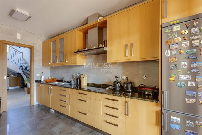 Image No.10-4 Bed House for sale