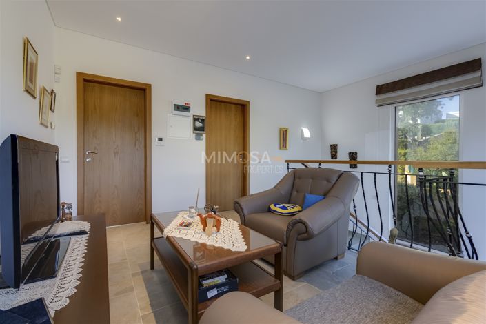 Image No.15-4 Bed House for sale