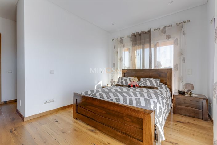 Image No.23-4 Bed House for sale