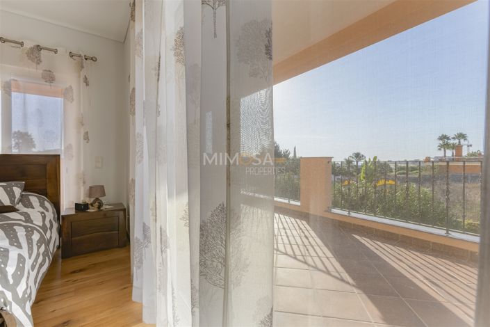 Image No.24-4 Bed House for sale