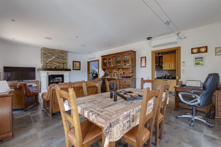 Image No.8-4 Bed House for sale