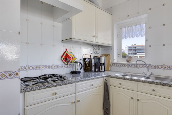 Image No.6-2 Bed Flat for sale