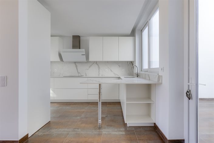 Image No.10-3 Bed Property for sale