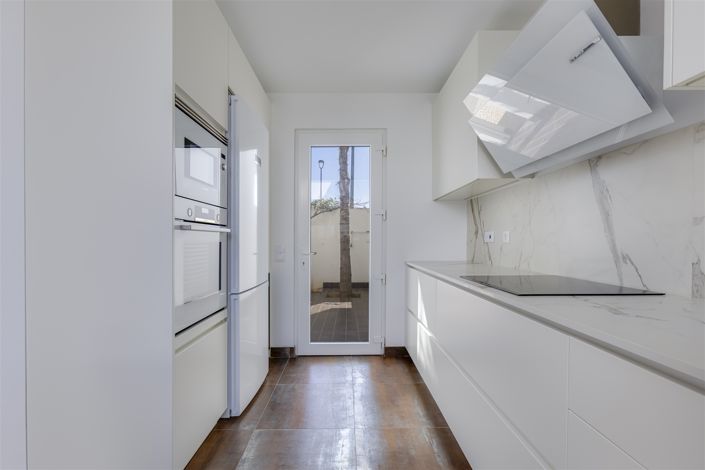 Image No.11-3 Bed Property for sale