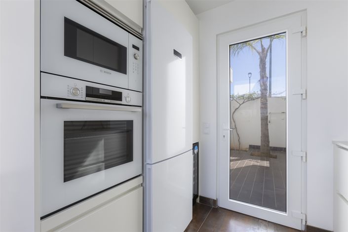 Image No.12-3 Bed Property for sale