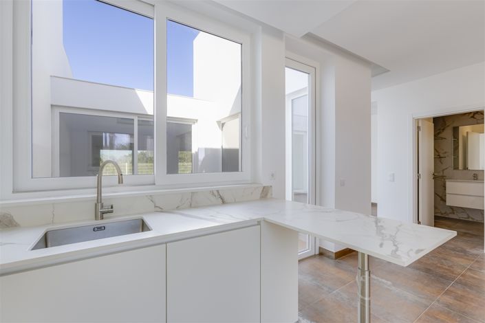 Image No.13-3 Bed Property for sale