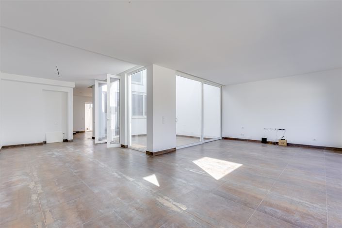 Image No.16-3 Bed Property for sale