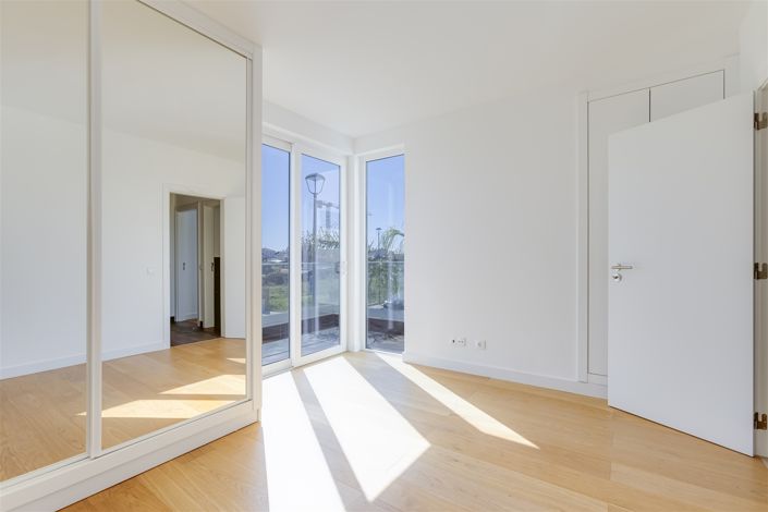 Image No.22-3 Bed Property for sale