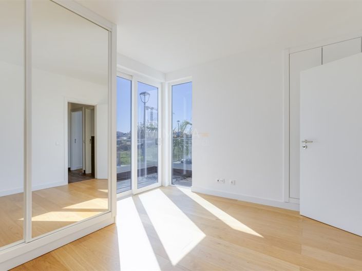 Image No.22-3 Bed House for sale