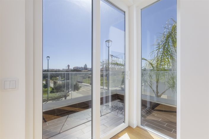 Image No.23-3 Bed Property for sale