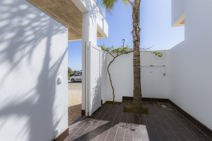 Image No.4-3 Bed Property for sale